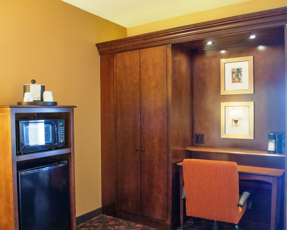 Larkspur Landing Carlisle Hotel Bagian luar foto